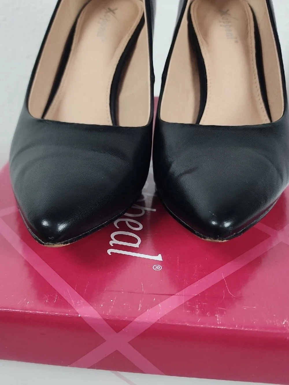 Xappeal Black Pointed-Toe Classic Pumps Size 8M